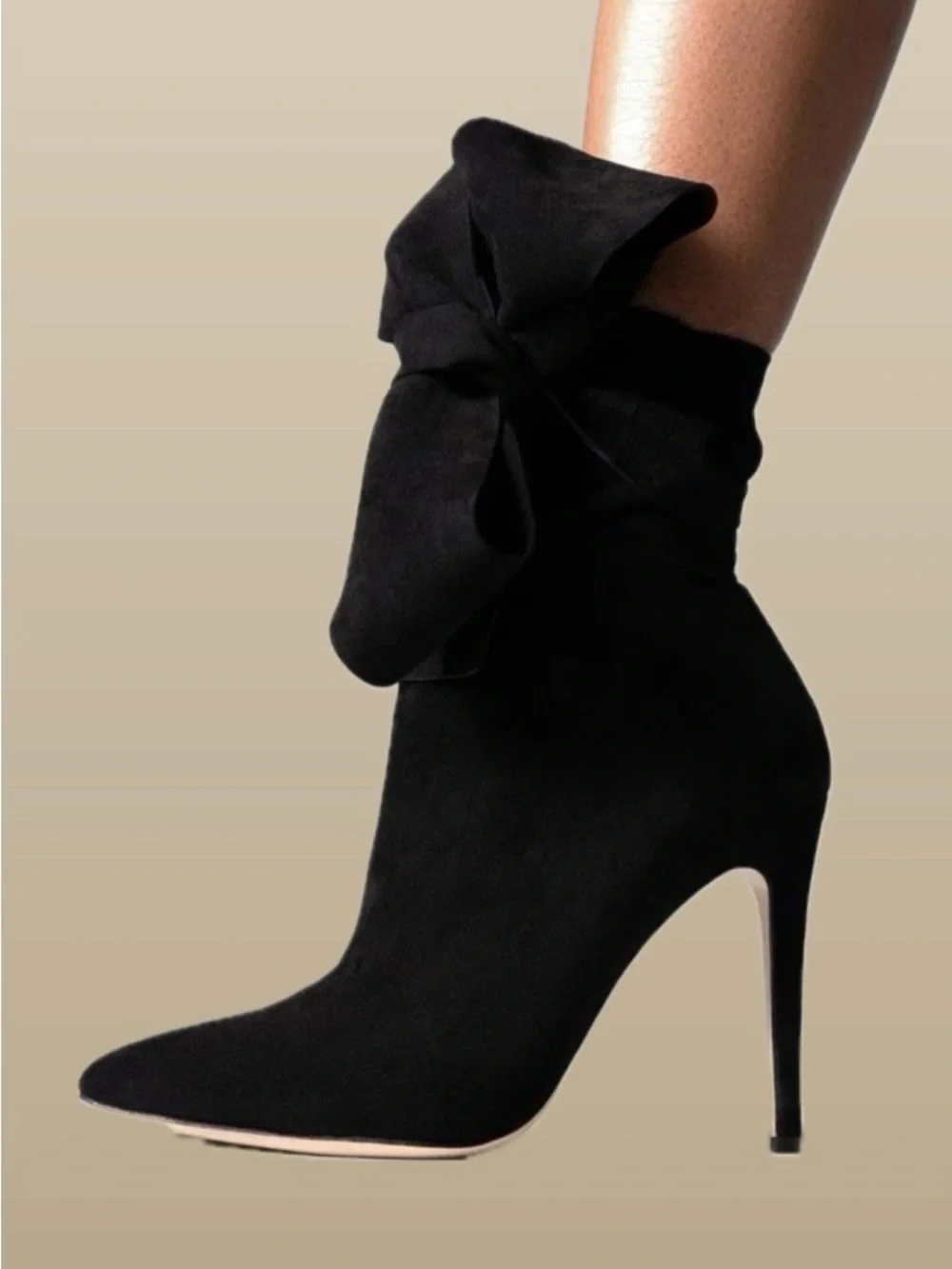Aminah Abdul Jillil elegant black